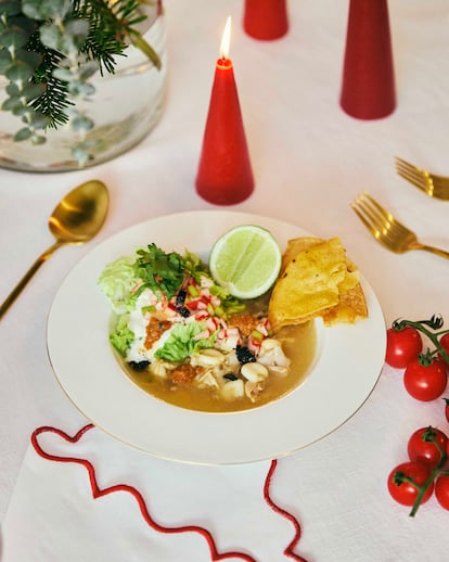 Pozole mexicano blanco para celebraciones
