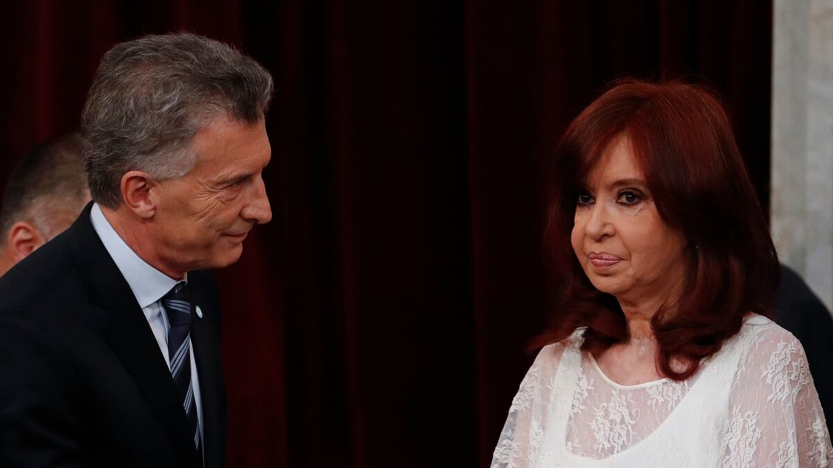 Macri y Kirchner se enzarzan en las redes sociales: “No se meta con mi ...