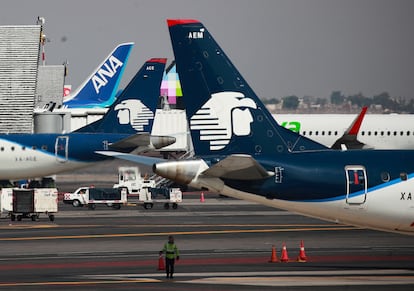 Aviones de distintas líneas aéreas en el Aeropuerto Internacional de la Ciudad de México