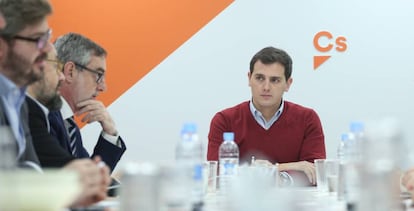 José Manuel Villegas y Albert Rivera, durante la ejecutiva de Ciudadanos del pasado lunes.