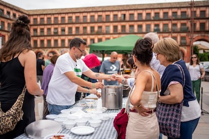 Popular festivals, feminism, national priority, health and school cafeterias: the candidates grease their electoral campaign | Andalusia Elections