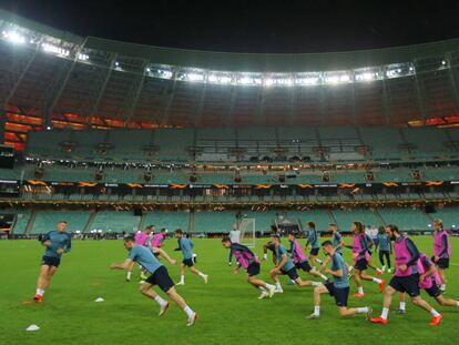 Entrenamiento del Chelsea en el Estadio Olímpico de Bakú.