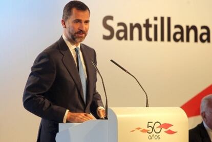 El príncipe Felipe de Borbón, presente en la celebración del 50 aniversario de la editorial Santillana.