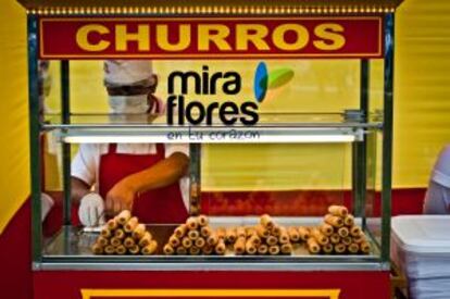 Puesto de churros en una edición del festival gastronómico Mistura, en Lima.