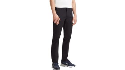 Estos pantalones chinos de hombre acumulan más de 3.000 valoraciones.