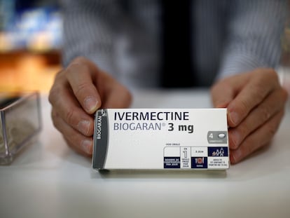 Uma caixa de ivermectina, o remédio para animais que se esgotou por um boato que afirma que cura a covid.