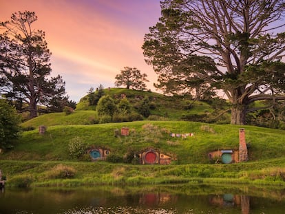 Hobbiton, el pueblo de los 'hobbits' creado por el director Peter Jackson para 'El señor de los anillos', en la isla Norte de Nueva Zelanda.