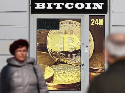 Una tienda de bitcoin en Cracovia, Polonia