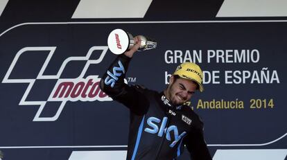 Fenati celebra su victoria.