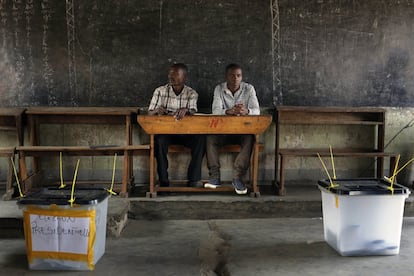 Centro electoral en Bujumbura, capital de Burundi, donde el nivel de participación para elegir al candidato que dirigirá el país, está siendo baja.