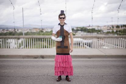  Fran Salas, from Seville, is getting married on July 23, 2016. His friends have dressed him up as a flamenco guitar.