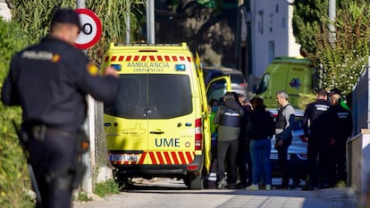 El Grupo Especial de Operaciones de la Policía Nacional interviene este sábado en la pedanía murciana de Cañada Hermosa.