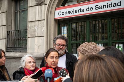 La secretaria general de Amyts, Ángela Hernández, este miércoles antes de la reunión con los representantes de la Consejería de Sanidad.