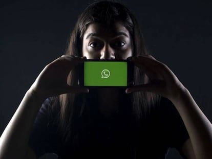 WhatsApp en un teléfono móvil.