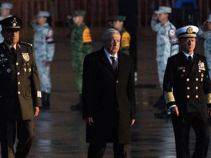 López Obrador con los secretarios de Defensa y Marina.