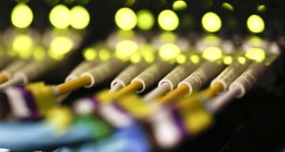 Cable de fibra óptica.