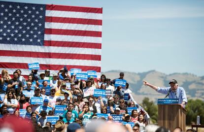 El candidato demócrata a la presidencia de los Estados Unidos, Bernie Sanders, durante un mitin en Santa Clara, California.