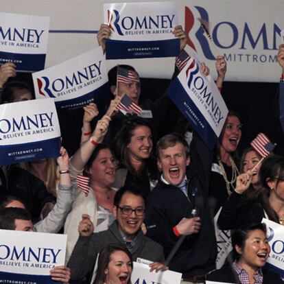 Seguidores de Mitt Romeny celebran los resultados de las primarias de New Hampshire.