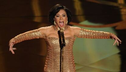 Shirley Bassey, durante su actuación.