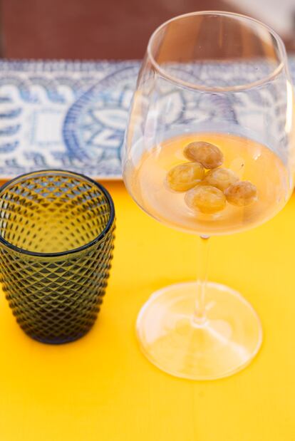 Vino con uva congelada.