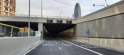 Acceso al túnel de Glòries en el sentido de salida, a una semana de su apertura.