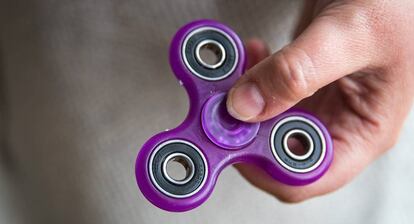 Spinner el juguete de moda en los colegios.