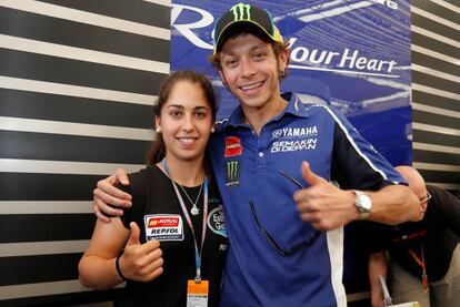 María Herrera y Valentino Rossi, en Montmeló.