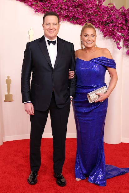 El ganador del Oscar el año anterior por su trabajo en 'La ballena', Brendan Fraser, junto a su novia, la maquilladora y estilista Jeanne Moore.
