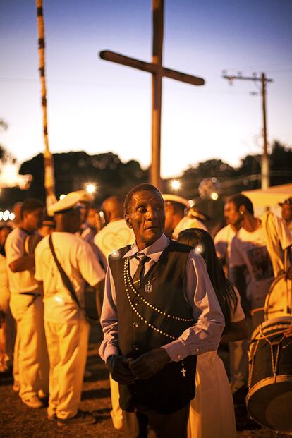 Em 'Quinta do Sumidouro', localidade da região, acontece o festejo de Nossa Senhora do Rosário, que consiste em uma rica tradição cultural afro-brasileira. "As práticas funerárias da Lapa do Santo também são importantes para fazermos um exercício de alteridade, pensando nosso mundo hoje, nossos rituais e cultura”, diz Strauss.