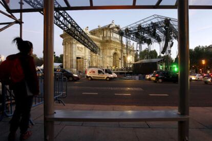 Escenario para las actuaciones de la entrega de premios de la MTV en la Puerta de Alcalá.