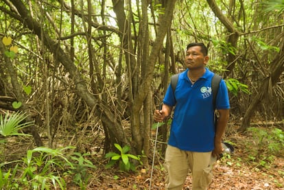 Víctor Rosales fundador y líder del proyecto Aak Mahahual en la Riviera Maya, en México. 
