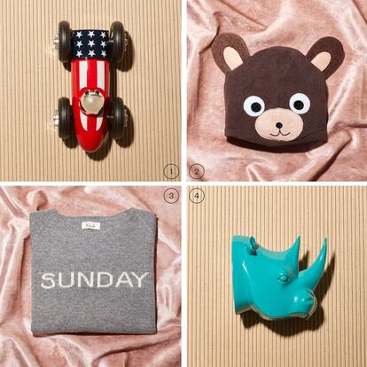 <b><p>Tarde de domingo</b></p> 1. Coche de juguete inspirado en los años sesenta de la tienda Guggenheim Bilbao (49 euros). 2. Toalla para secar el pelo con forma de oso de The Body Shop (14 euros). 3. Jersey de punto de Nicoli (39,90 euros). 4. Colgador de rinoceronte en turquesa de Thanks Mum (45 euros).