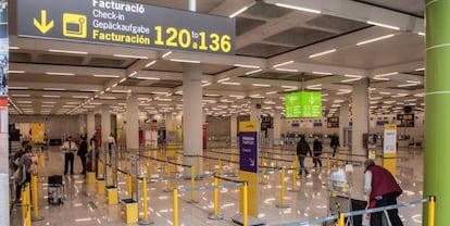 Mostradores de facturación de la Terminal de Salidas del Aeropuerto de Palma, el pasado martes.