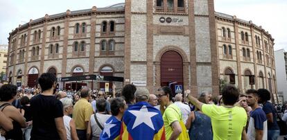 Exterior del Tarraco Sorra abans de l'acte d'inici de campanya del referèndum