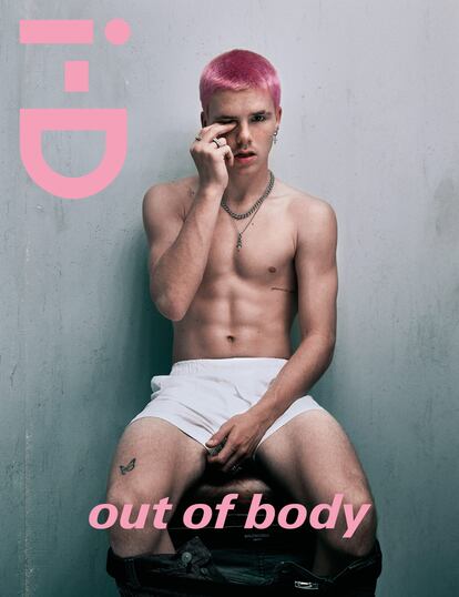 Cruz Beckham posa para 'i-D' en una de sus portadas de la primavera de 2022.