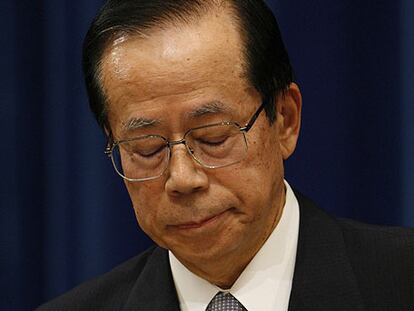 El primer ministro Fukuda anuncia su dimisión en Tokio.