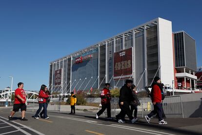 Fans walk outside the Levi's Stadium, in November 2023.