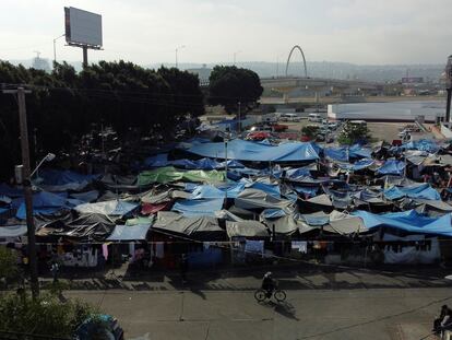 Un campamento de solicitantes de asilo cerca de un cruce fronterizo en Tijuana (México), el pasado 2 de diciembre.