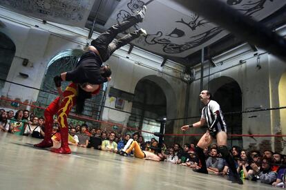 Rod Zayas ejerce de árbrito durante la disputa del campeona de Level One.