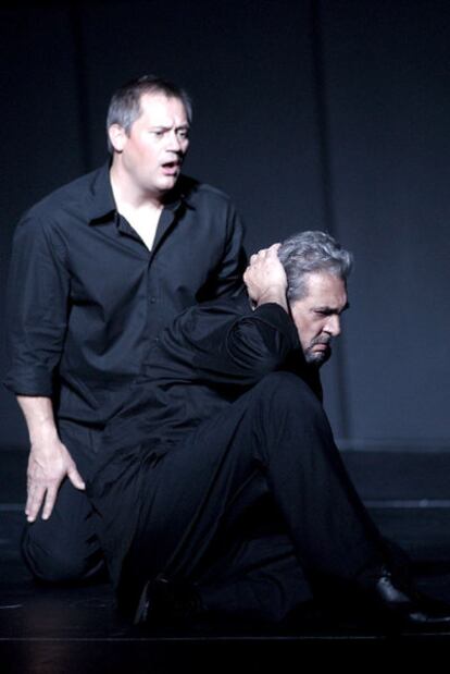 Paul Groves y Plácido Domingo, en<i> Iphigénie en Tauride</i>.