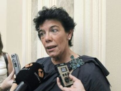 Isabel Celaá, antes de participar en la Conferencia Sectorial de Educación.