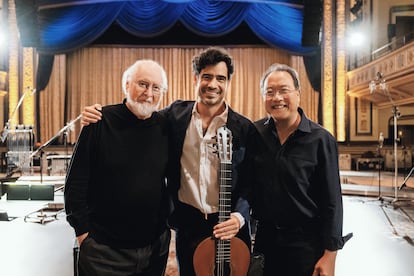 Desde la izquierda, el compositor John Williams, el guitarrista Pablo Sainz Villegas y el violonchelista Yo-Yo Ma, en una imagen cedida por el músico riojano.