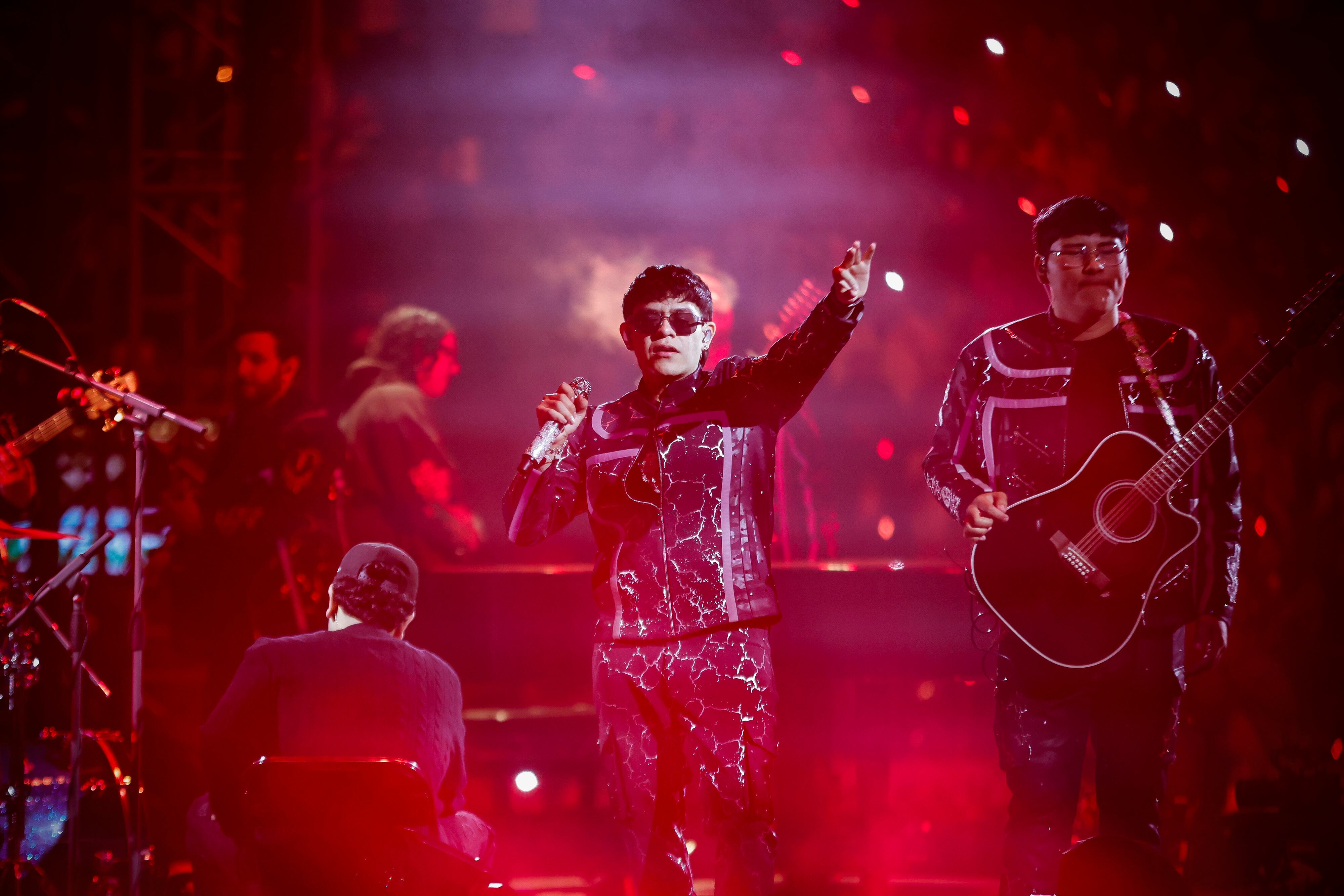Junior H durante un concierto en la Plaza de Toros, el 30 de noviembre de 2025.