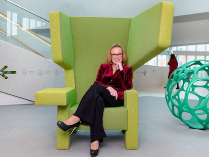 Belén Garijo, fotografiada en el Centro de Innovación de Merck, en Darmstadt, Alemania. La compañía está presente en 66 países.