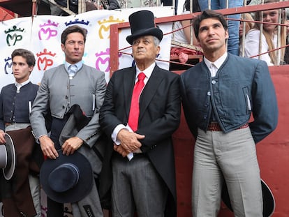 Los toreros Francisco y Cayetano Rivera Ordóñez,  José Antonio Canales Rivera y José Rivera Pérez, 'Riverita', en un homenaje a este en Zahara de los Atunes en abril de 2019.