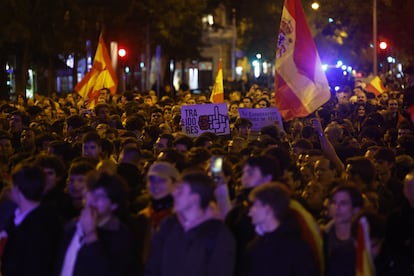 Protesta por la amnistía en la sede del PSOE en la calle Ferraz, este miércoles en Madrid. 