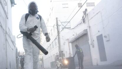 Fumigação em Miami Beach, Flórida, para controlar os mosquitos.