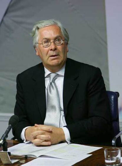 Mervyn King, durante una conferencia de prensa en agosto.