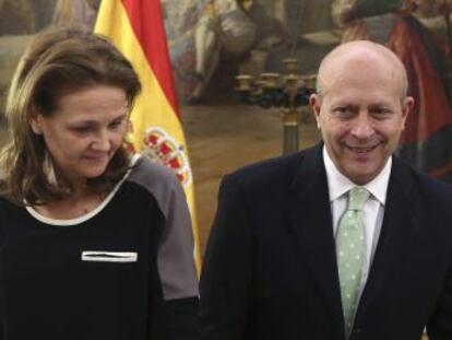 La secretaria de Estado, Montserrat Gomendio, junto Wert.