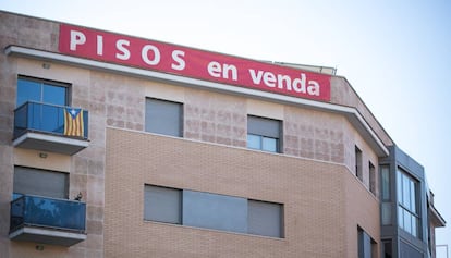 Edificio con pisos en venta en Barcelona.